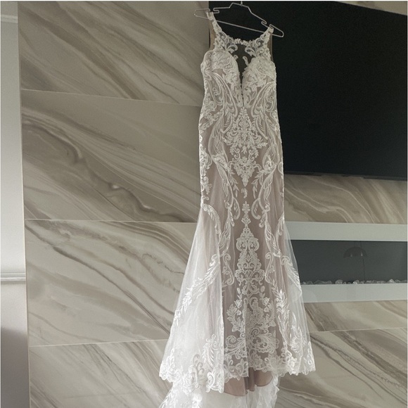 Wedding Dress Essense of Australia D3153IV11 - Picture 1 of 9